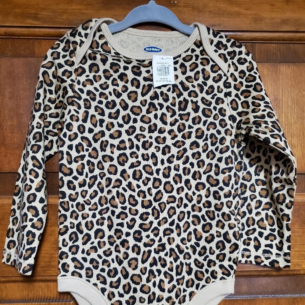Cheetah/ Leopard Print Long Sleeve Onesie 18-24 month NWT